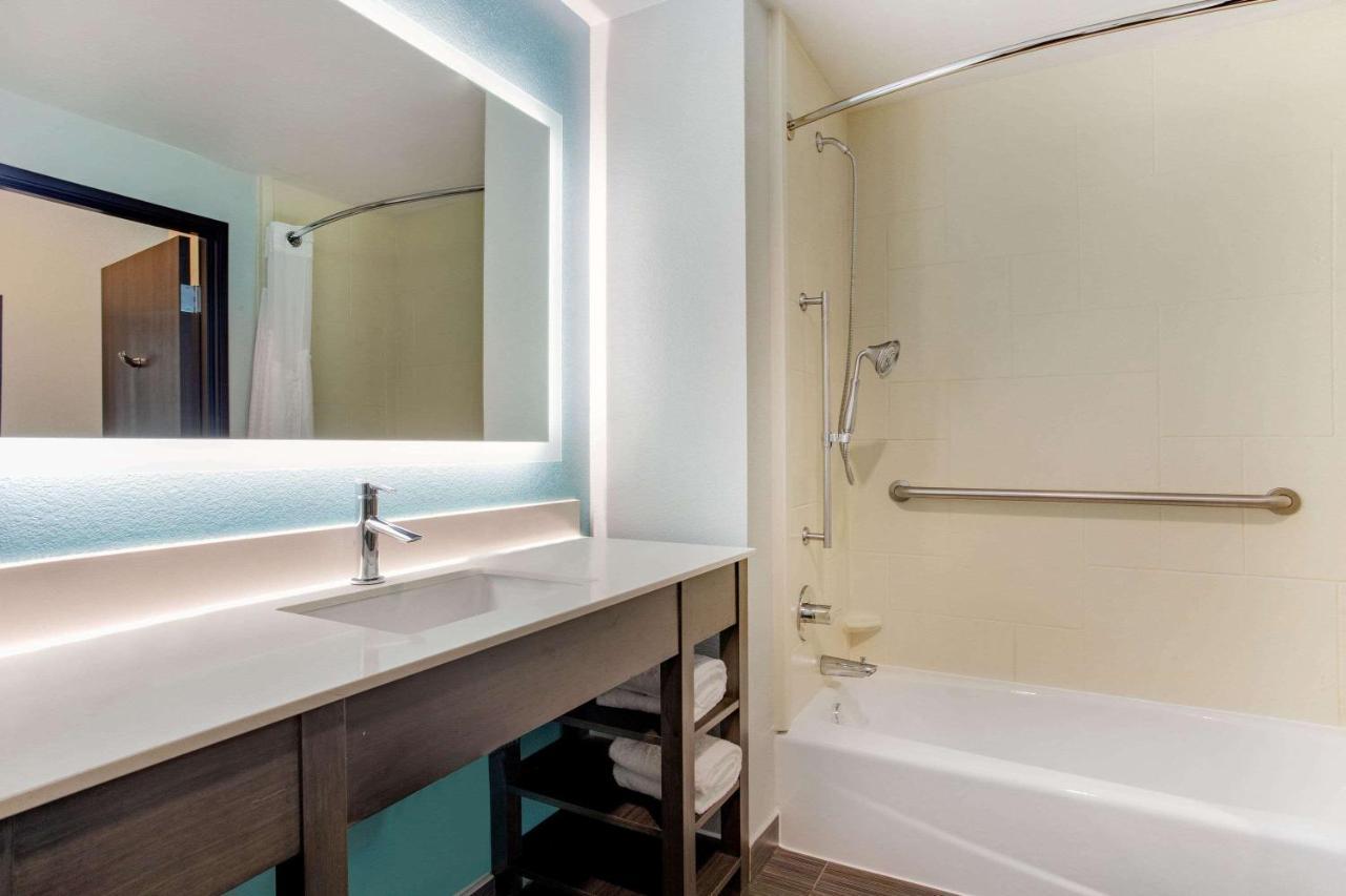 La Quinta Inn & Suites By Wyndham Northlake Ft. Worth Elizabethtown Eksteriør billede